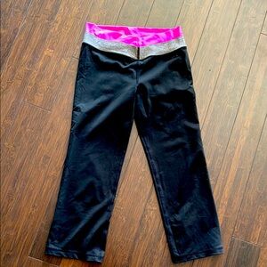 Victoria’s Secret 3/4 Black and Pink Leggings